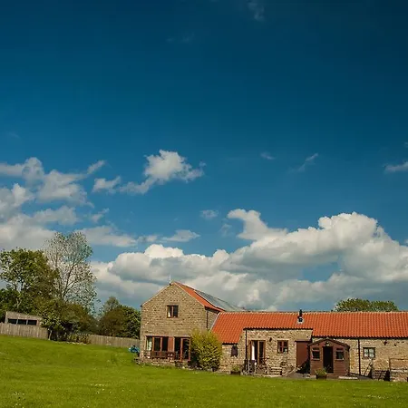 Experience The Peace & Quiet In The North York Moors At Rawcliffe House Farm 펜션 *