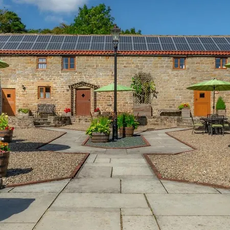 Experience The Peace & Quiet In The North York Moors At Rawcliffe House Farm 펜션